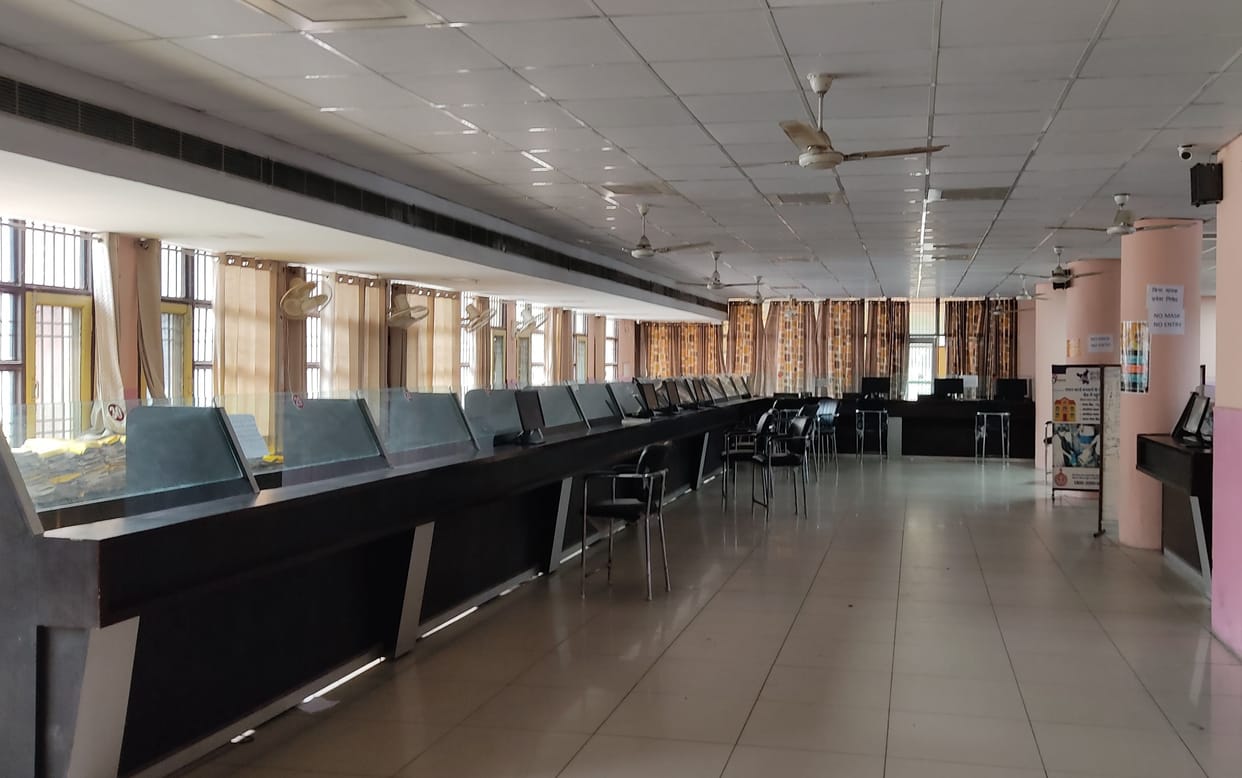 Work stalled in E Disha center, workers on strike, people wandering