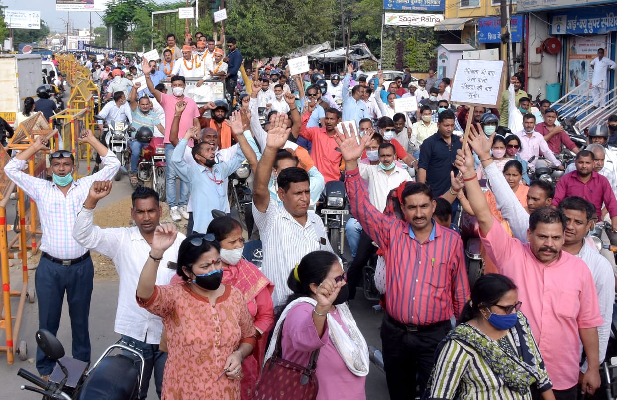 State workers took out bike rally on the call of the stage