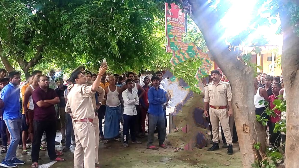 The dead body of the accountant was found hanging from the noose, a few days ago, land worth five lakhs was sold