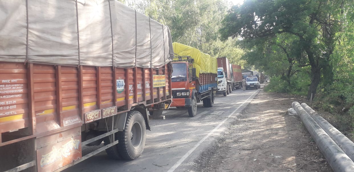Throughout the night, farmers kept jam at three places in the district, opened in the morning