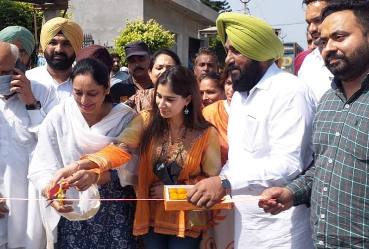 Rabia Sidhu inaugurated road construction in Amritsar of Punjab