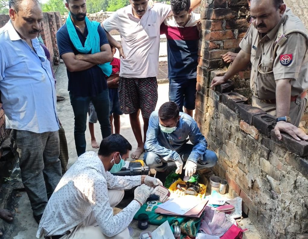 fathepur news,45 lakh stolen from farmer's house