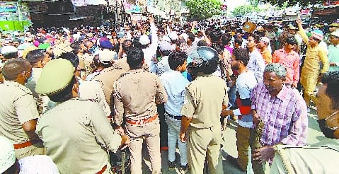 The district administration itself is responsible for the Shyamganj uproar