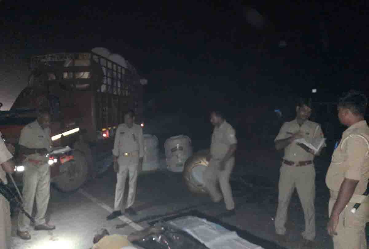 Road accident in Hardoi: death of driver in collision between truck and DCM
