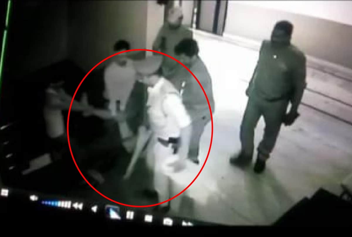 manish gupta murder case accused Inspector JN Singh and Inspector Akshay Mishra arrested by gorakhpur police