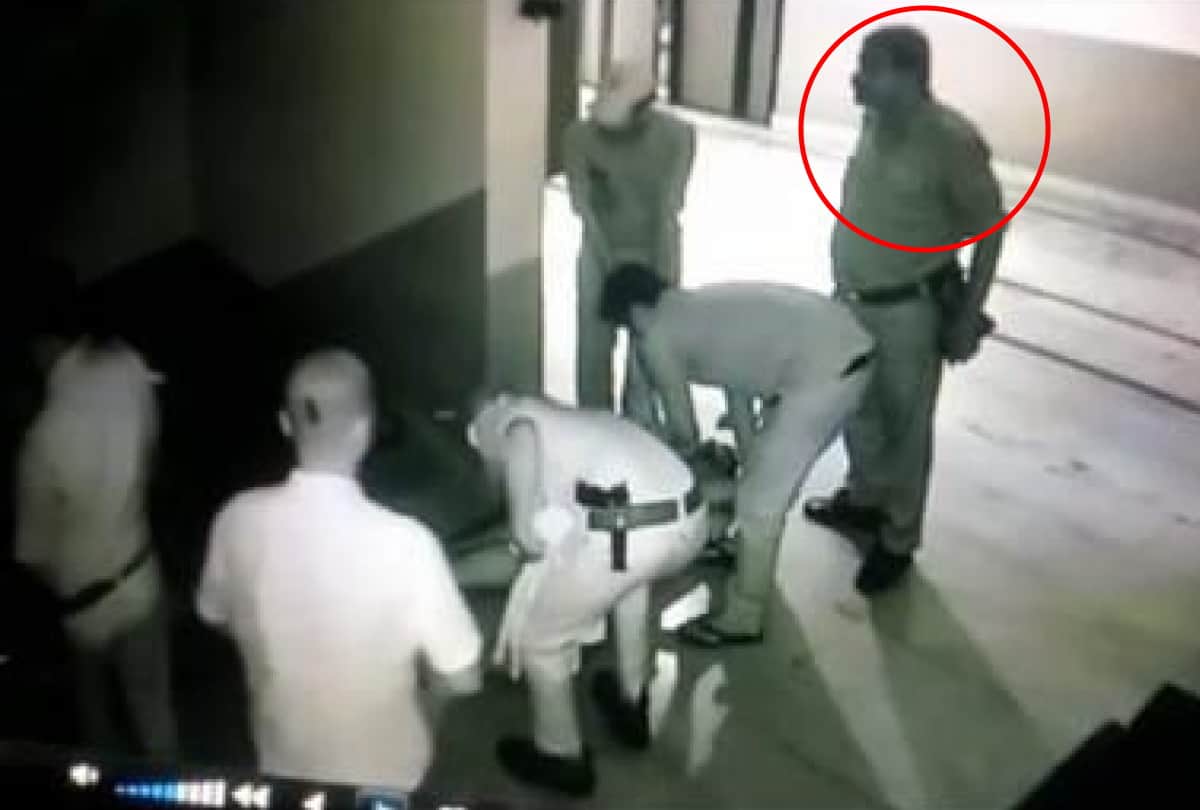 manish gupta murder case accused Inspector JN Singh and Inspector Akshay Mishra arrested by gorakhpur police