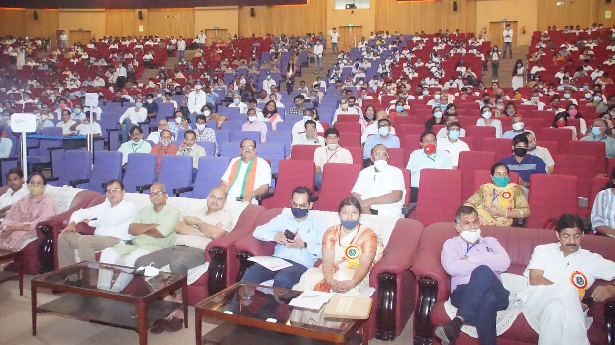 It is necessary for research to go from the lab to the land, only then the picture of society will change: Bandaru