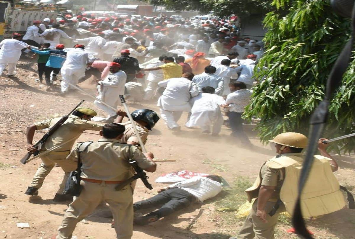 Agra Police Lodge Fir Against Samajwadi Party Leaders In Case Of Protest At Dvvnl