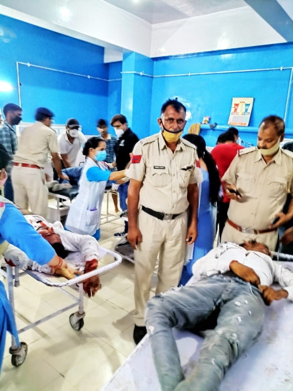 4 killed, 2 injured in head-on colision of two bikes