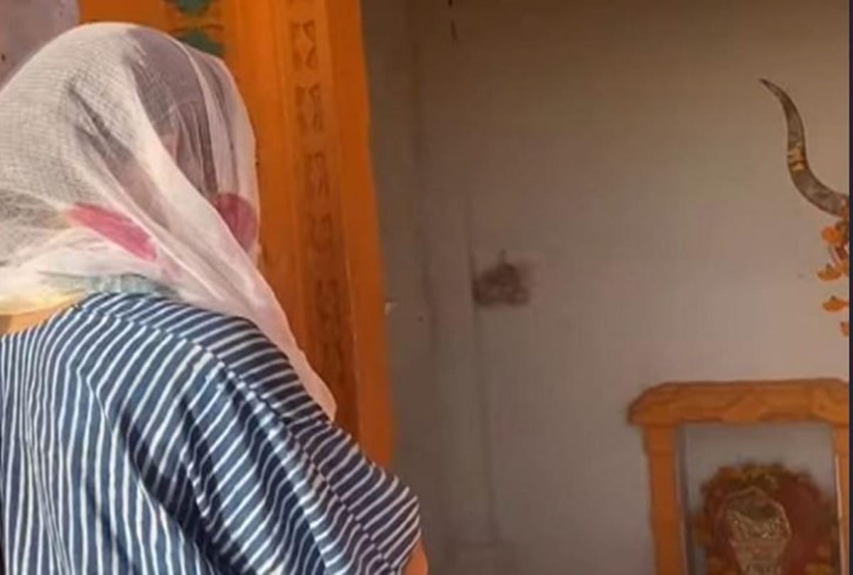 Sara ali khan trip to udaipur pay visit to neemach mata and eklingji temples share photos