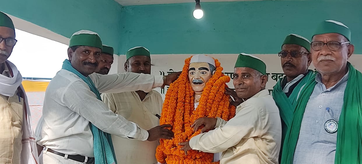 Chaudhary Mahendra Singh's birth anniversary celebrated with moist eyes, 55 retired soldiers honored