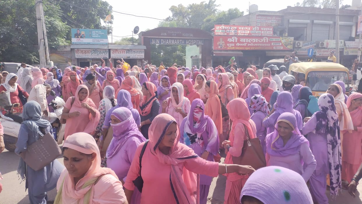 anganwadi workers protested and expressed their anger
