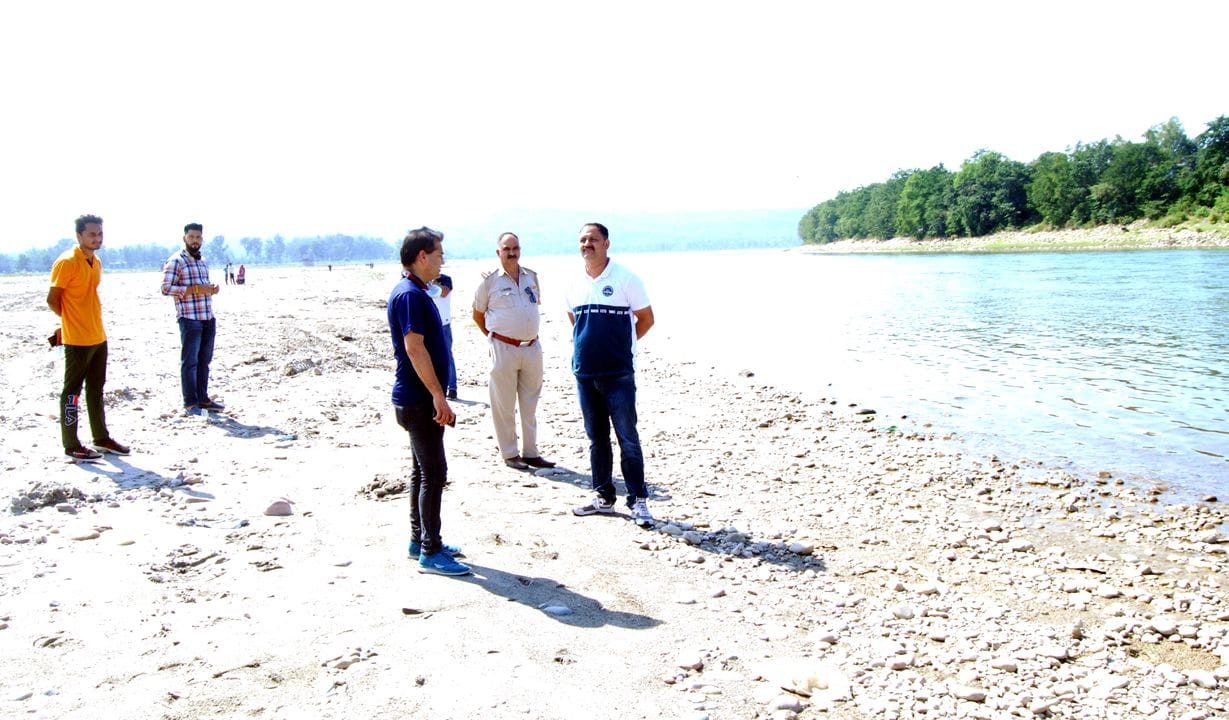 Youth dies of drowning after swimming in Beas river for a long time
