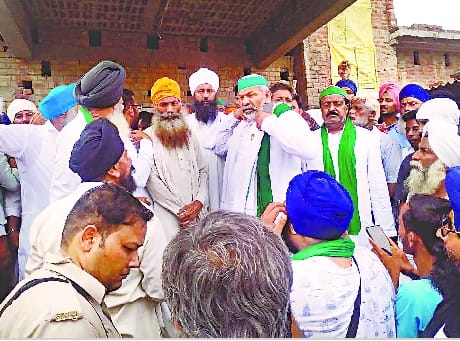 Farmers adamant on the post-mortem again agreed on the persuasion of Rakesh Tikait