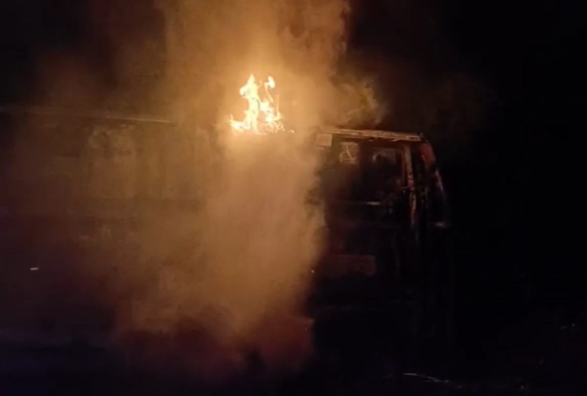 Double decker bus going to moradabad from Delhi falls down and catches fire many injured