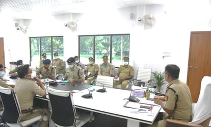 16 SHOs will examine the horoscopes of 215 hired shooters in varanasi leave also fixed for negligence