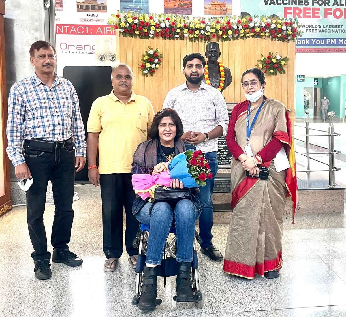 Padmashree Deepa Malik reached Banaras inaugurate Divyang Academy also visit Kashi Vishwanath temple