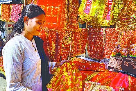 Market hopes... will get mother's blessings in Navratri
