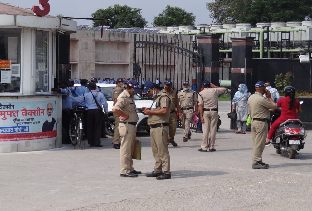 PM Narendra Modi Rishikesh Visit: Heavy Police Protection and SPG Deployed in Aiims Photos