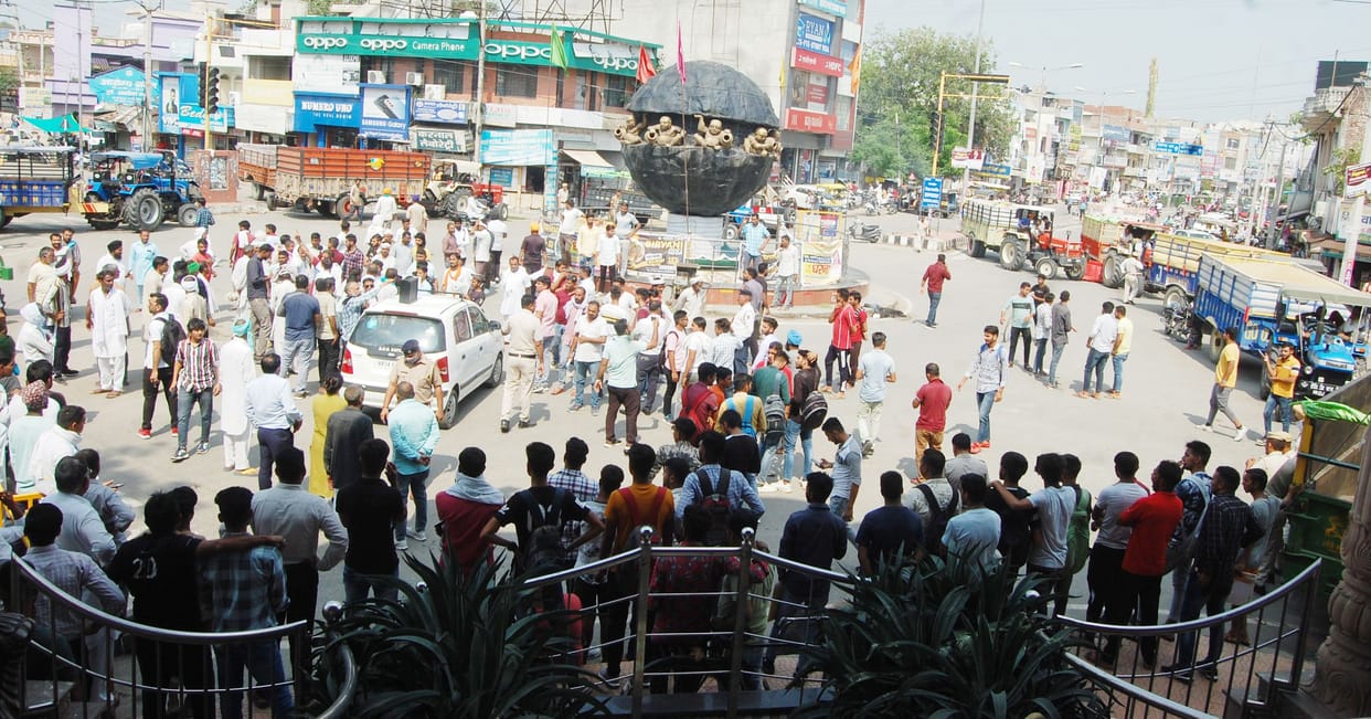 Farmers protested for four hours by jamming