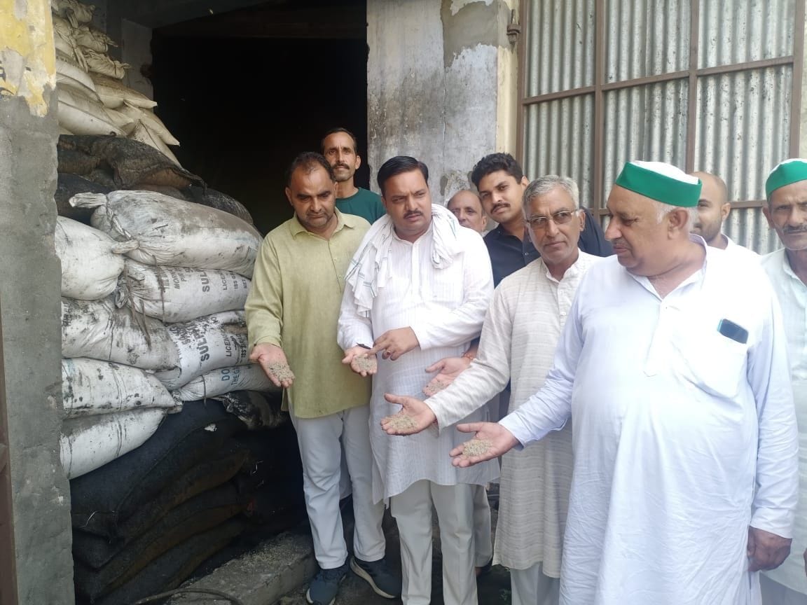 Sugar getting spoiled in sugar mill's warehouse, farmers angry