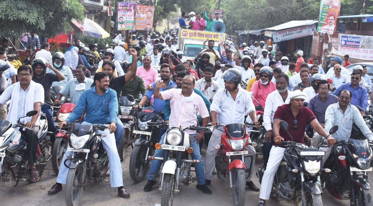 fathepur news,bike rally demanding restoration of old pension