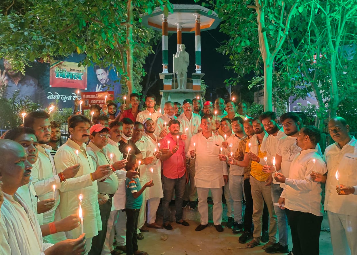 SP paid tribute by taking out candle march