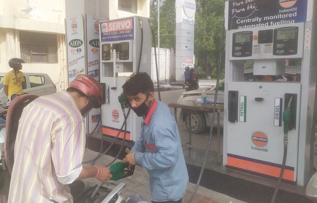 petrol hike first time in kullu reach 100 rupees