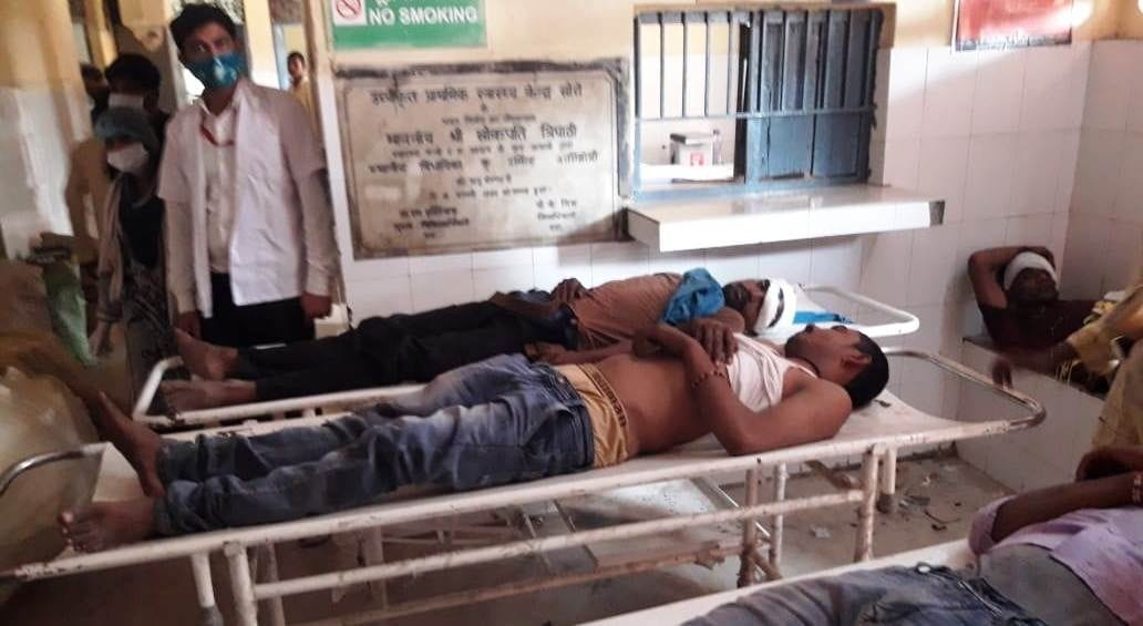 Tractor of devotees going to village Tilsai after bathing in Ganga overturned, one died