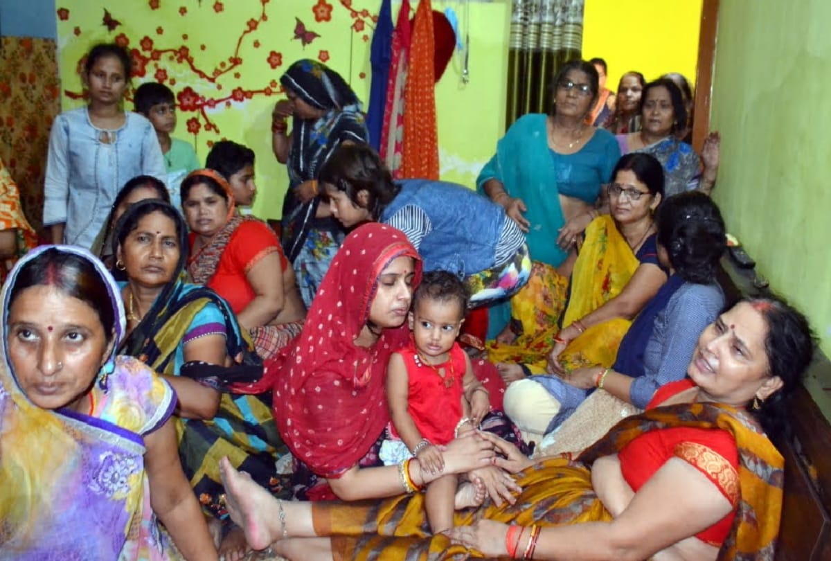 lakhimpur kheri incident shadow of father rose from the head of innocent shubham mishra was booth president in bjp
