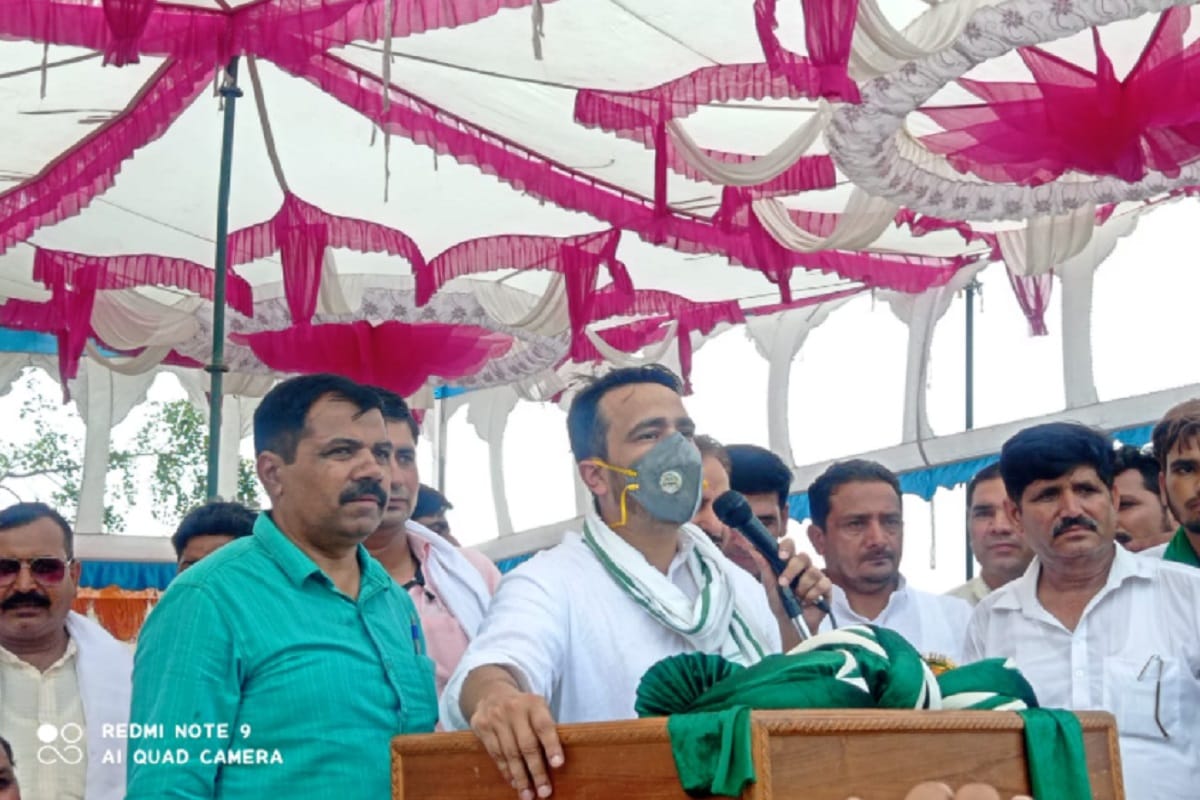 RLD President Jayant Chaudhary gets emotional during speech in Muzaffarnagar and see photos