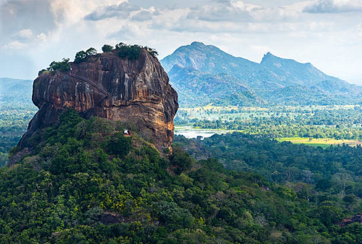 ravana body still present in this cave in srilanka know the secret behind this