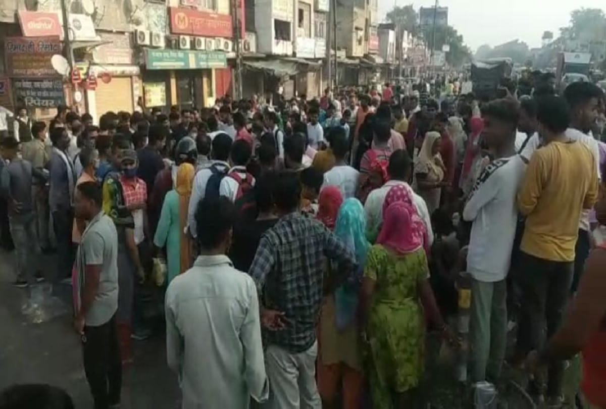 big road accident in ghaziabad truck hit the bike