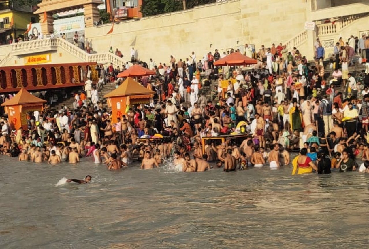 Haridwar News: Tourist in weekend, hotel and dharamshala booking full