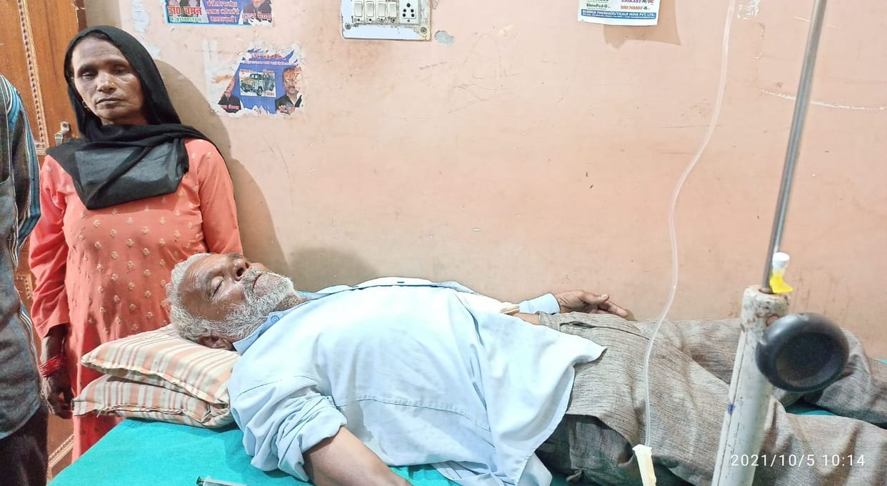 E-rickshaw looted after intoxicating, threw the driver