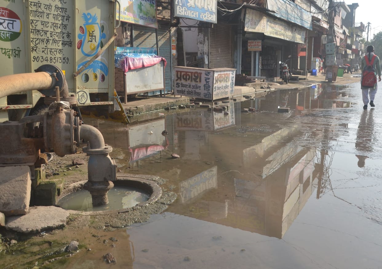sewer overflow on court road, contaminated water filled in 100 meters distance
