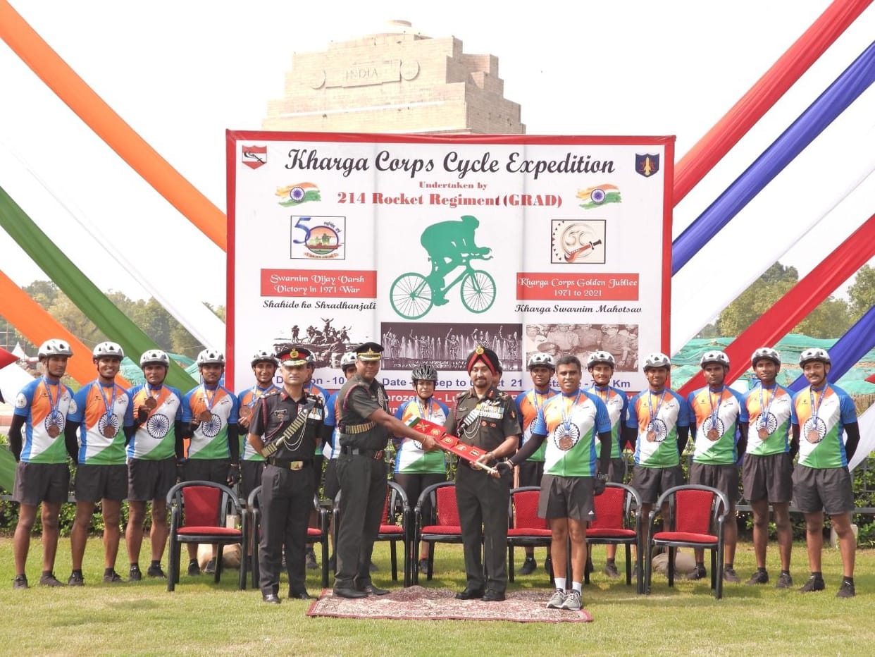 25 jawans celebrated the golden jubilee of Khadga Corps by completing 702 kms on cycle