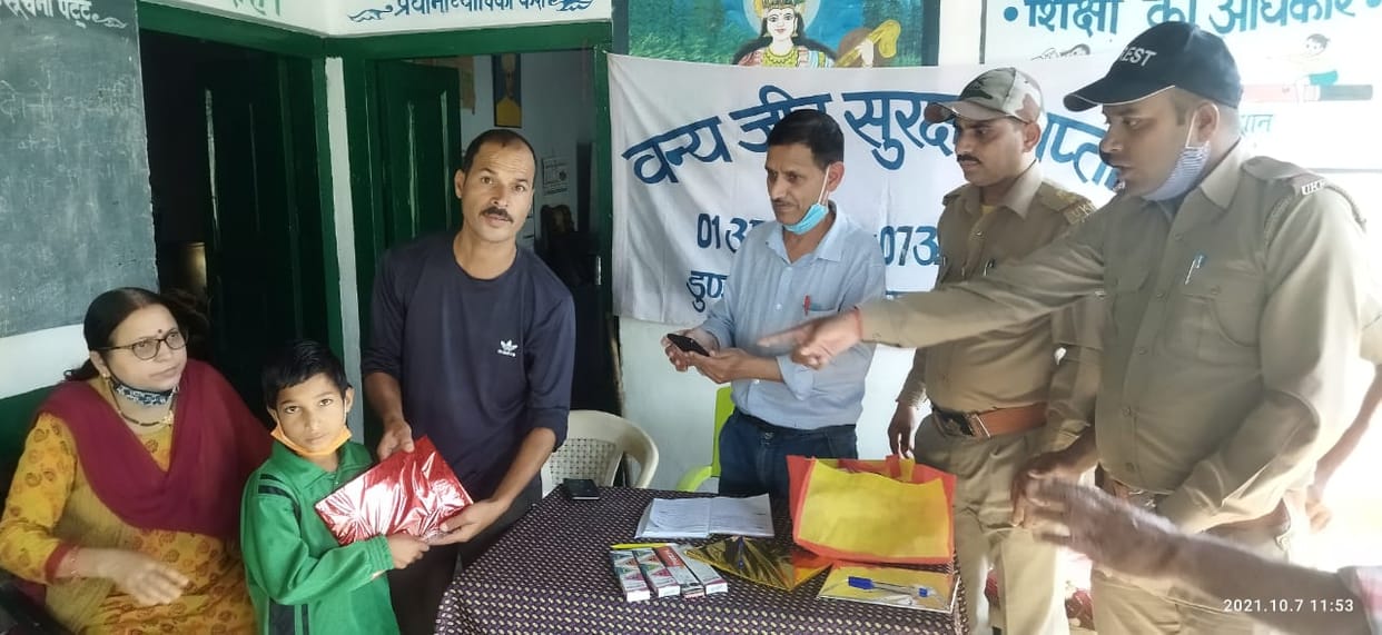 Princy and Sakshi top the poster competition
