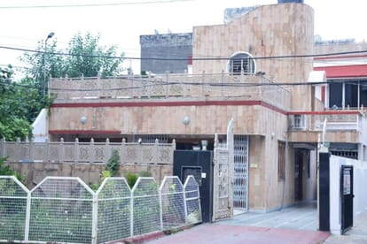 Meerut suicide case: Interior designer husband commits suicide in meerut, wife struggling with life in hospital