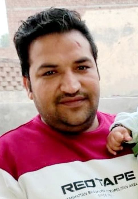 The miscreants who came on the bike killed the liquor contractor by firing bullets