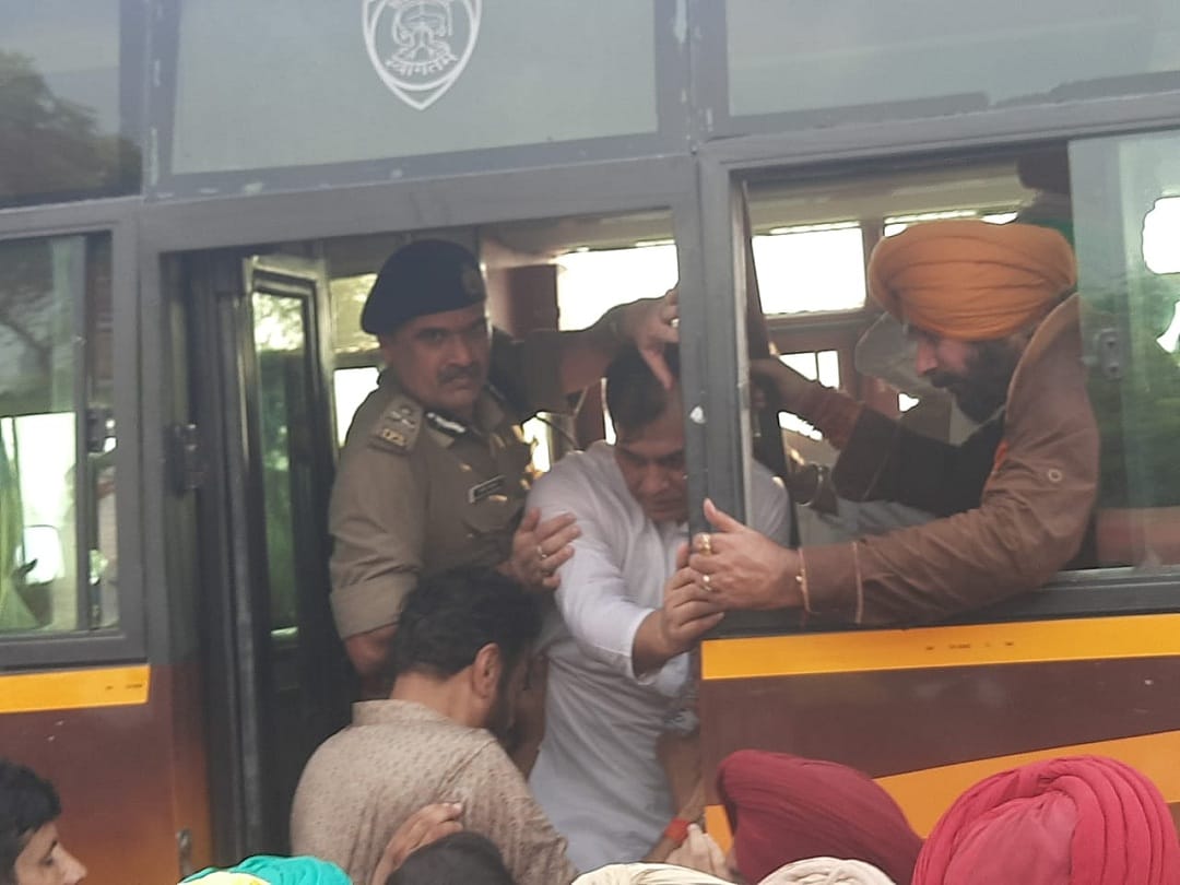 siddhu bhupendra hudda and other congress leaders stopped on up border while going to lakhimpur khiri