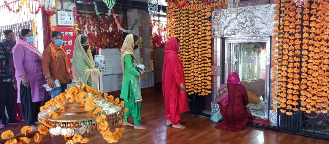 Devotees gathered at the court of Bhalai and Sheetla Mata