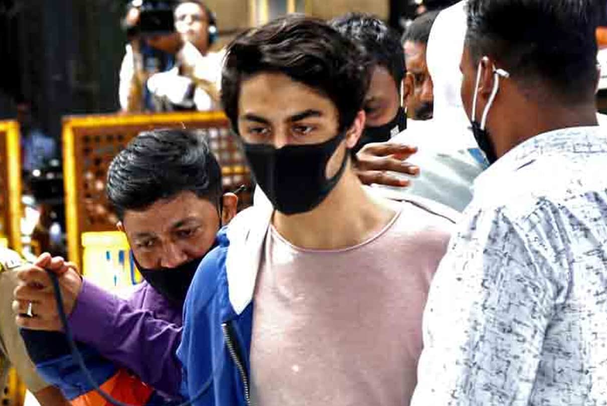 Suhana khan reacts on hrithik roshan open letter to aryan khan these celebs also shows support