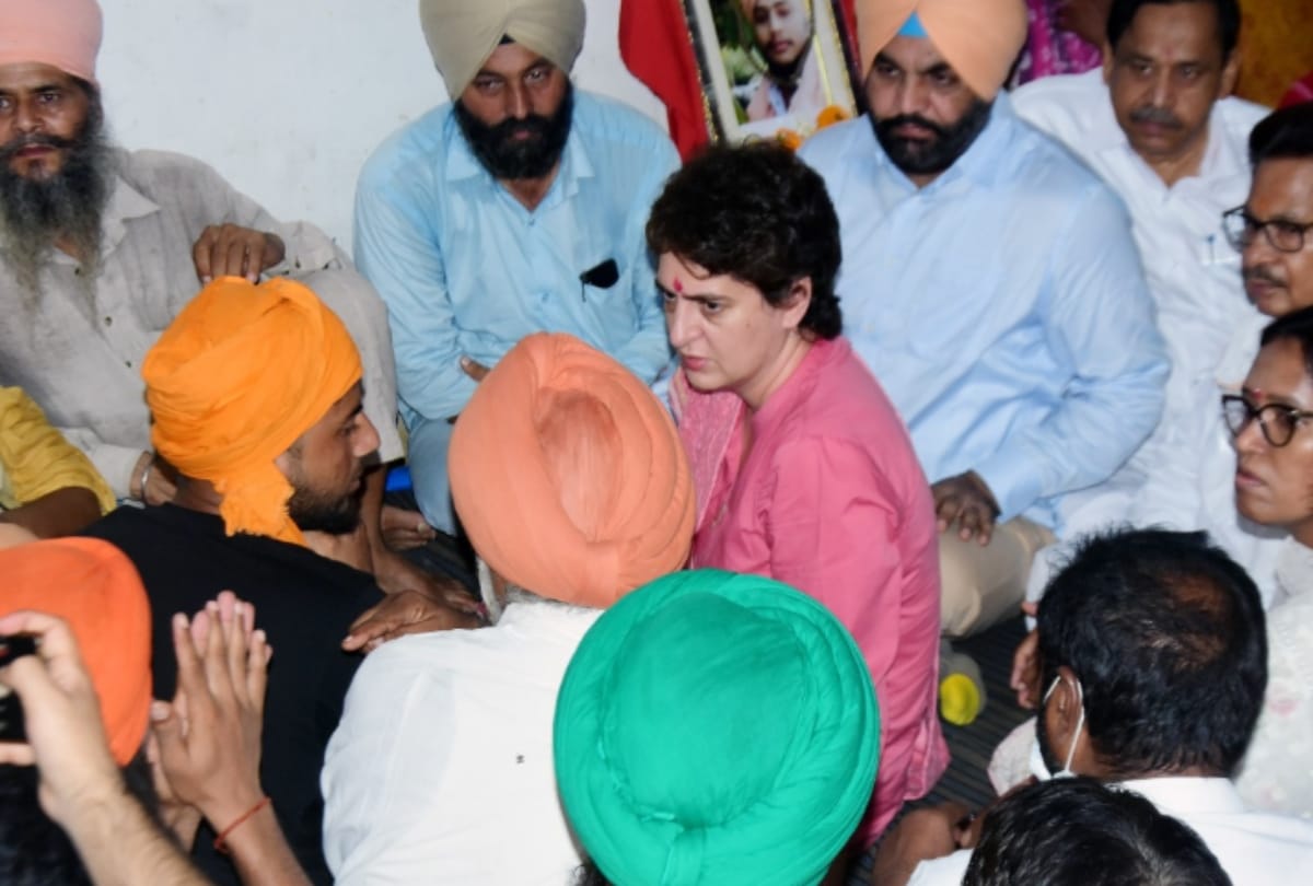 Priyanka heard the sad story: Priyanka gave six assurances in 35 minutes, said - Congress will fight till justice is given