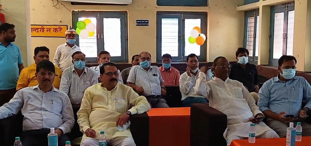 Hathras: Oxygen plant started in district hospital