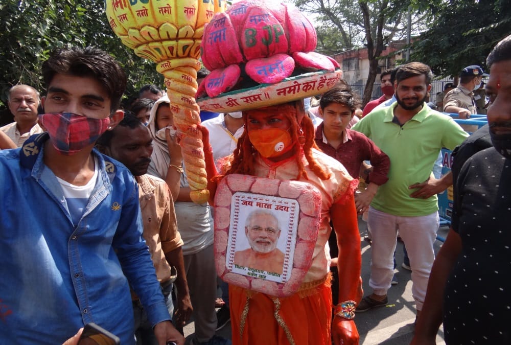 PM Modi in Uttarakhand: Youth From Bihar reached rishikesh to meet Narendra Modi Become the center of attraction photos