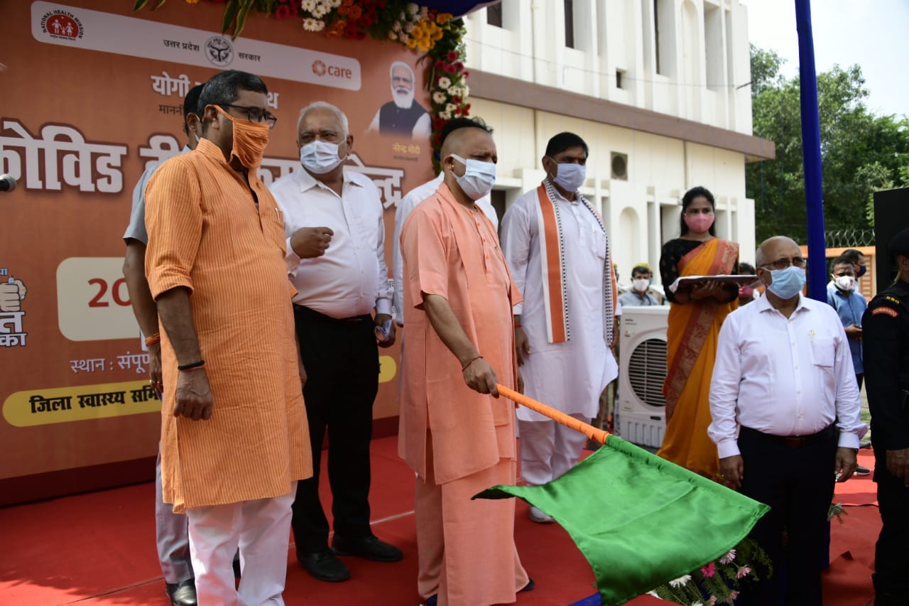 CM Yogi adityanath in Varanasi covid vaccination express flagged off and rewarded winners of Divyang T20 cricket tournament