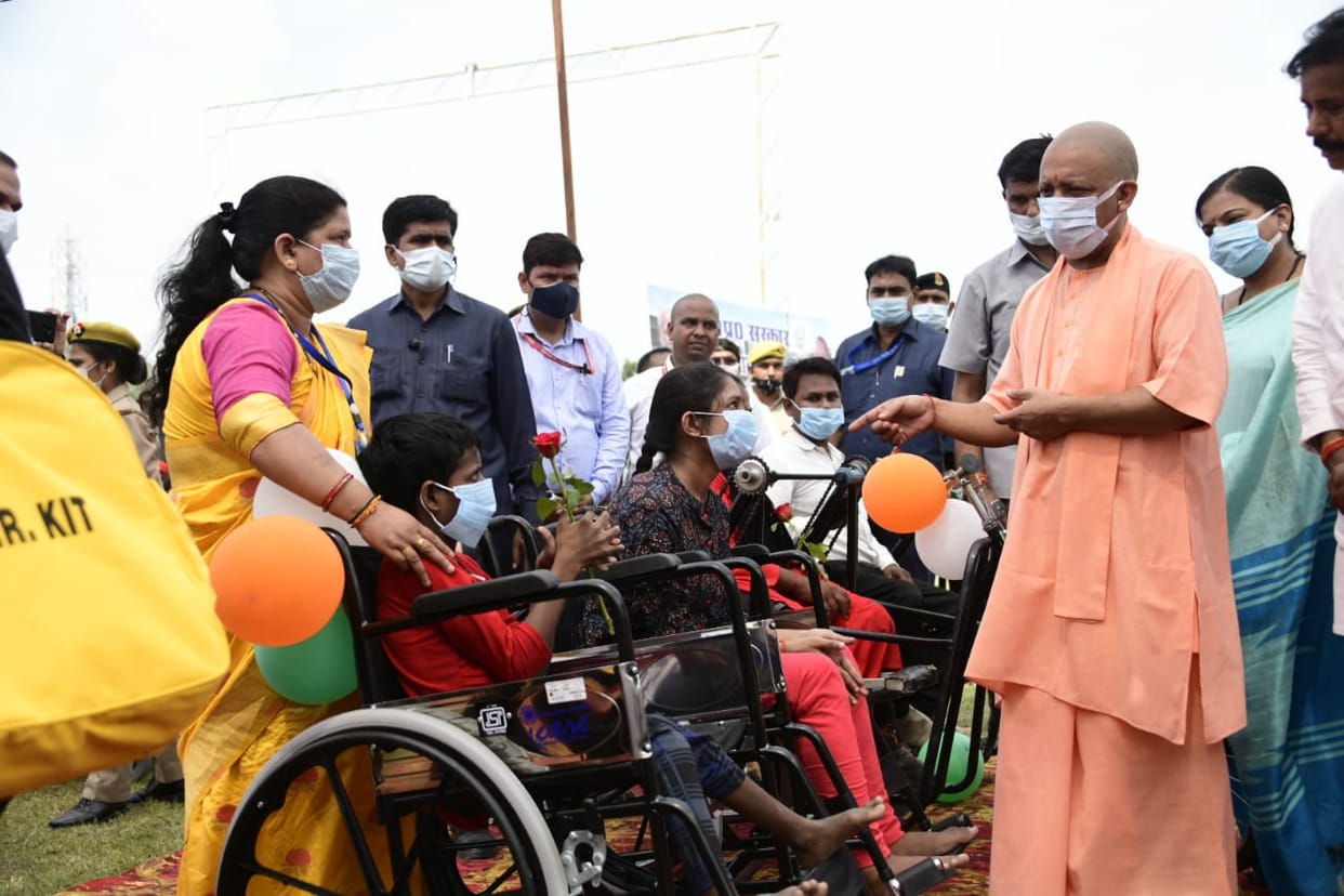 CM Yogi adityanath in Varanasi announced UP government will felicitate players who won medals in Tokyo Paralympics