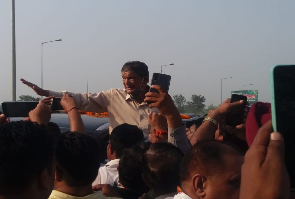 Lakhimpur Kheri Violence Case Police stopped former CM Harish Rawat on UP-Uttarakhand border