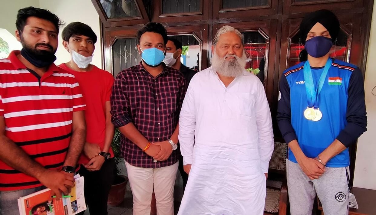 Home Minister Vij honored gold medal winning shooter Sarabjot